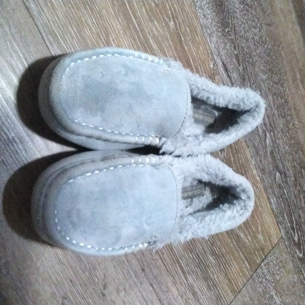 NWT: KOOLABURRA BY UGG; GIRLS RILEY SHIMMER MOCCASINS SLIPPERS. - Picture 4 of 8
